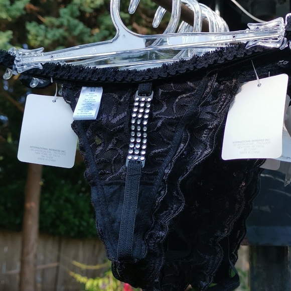 Rene Rofe Black Lace G-String Bottoms - Picture 4 of 5